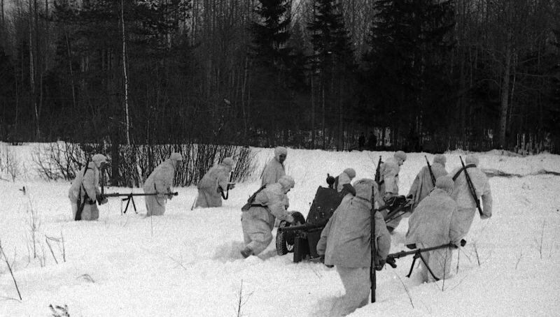 Замысел операции После Сталинградской победы и захвата стратегической инициативы советская Ставка приняла решение начать стратегическое наступление от гор Кавказа до Ладожского озера.