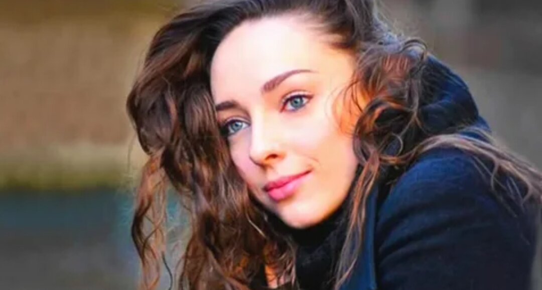 Актёр нилов старший. Актёр нилов старший. Фамилия ниловы. Родовой герб с оленем. Нилов младший.