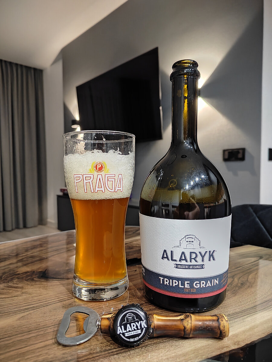 ALARYK Triple Grain 0,75л. Крышка больше обычной кроненпробки примерно на 0,5см в диаметре