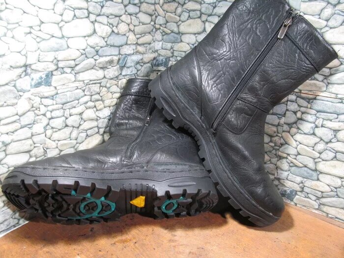 Заделываем жидкой кожей повреждения после замены подошвы⁠⁠ | Шузпросвет ...