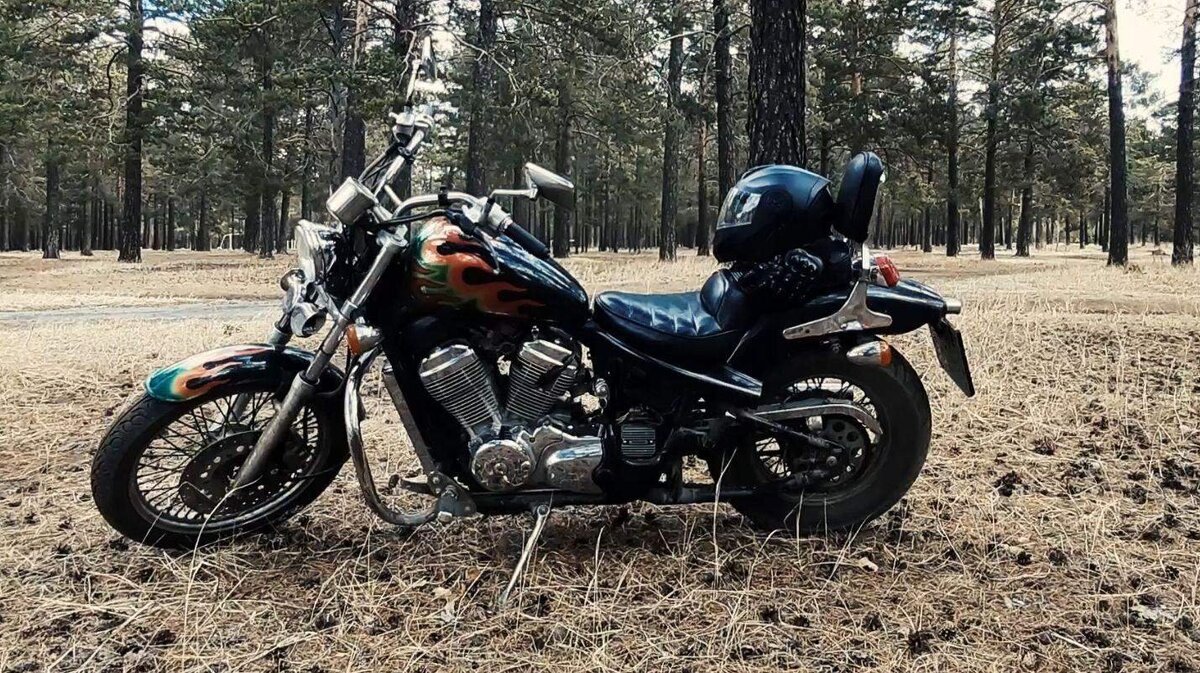      Мотоцикл Honda Steed с объёмом двигателя 400 кубов