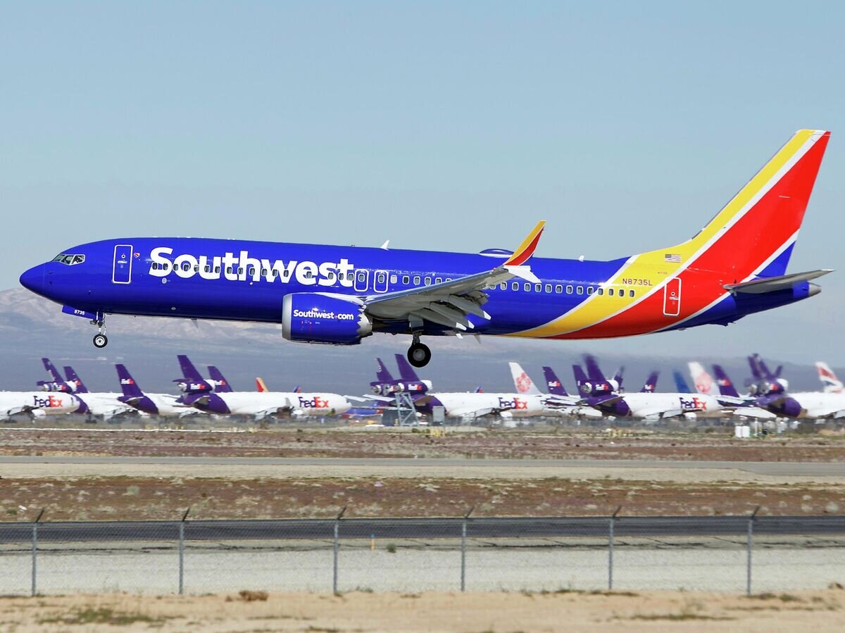    Самолет Boeing 737 Max авиакомпании Southwest Airlines заходит на посадку © AP Photo / Matt Hartman