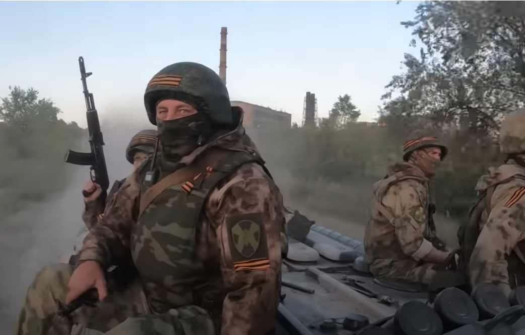 Кадр из фильма “Один из нас”.