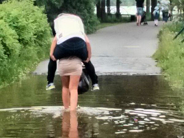 (Фото отсюда: https://content-4.foto.my.mail.ru/community/anekdoti.com/_groupsphoto/h-3763.jpg)