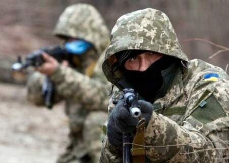    Боевики киевского режима получили маскхалаты, которые не видно в тепловизор