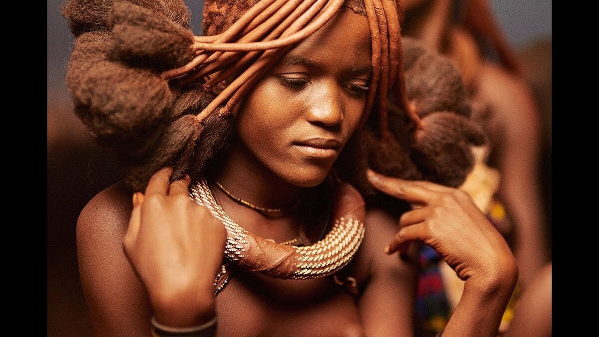 Видео: Удивительные, странные, а порой даже шокирующие стандарты красоты диких племен