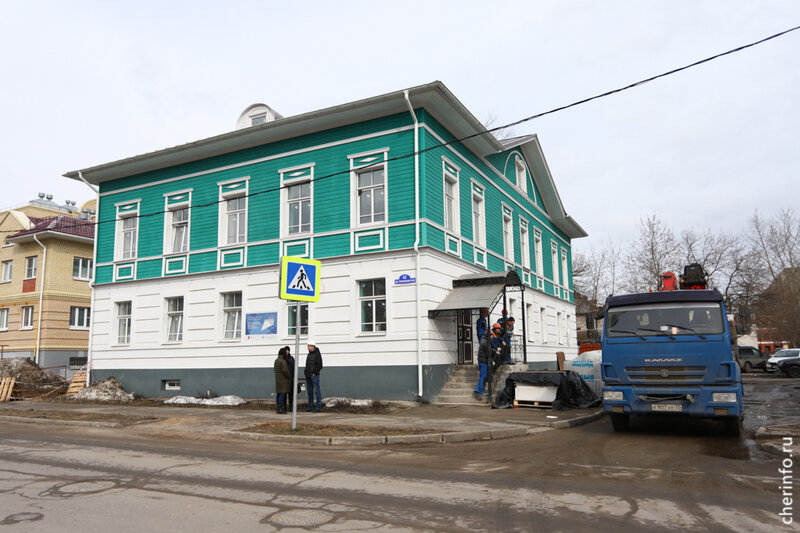    Музей вскоре переедет в четырехэтажное здание на Коммунистов, 42. Сейчас здесь идут отделочные работы, они завершатся к концу июля.