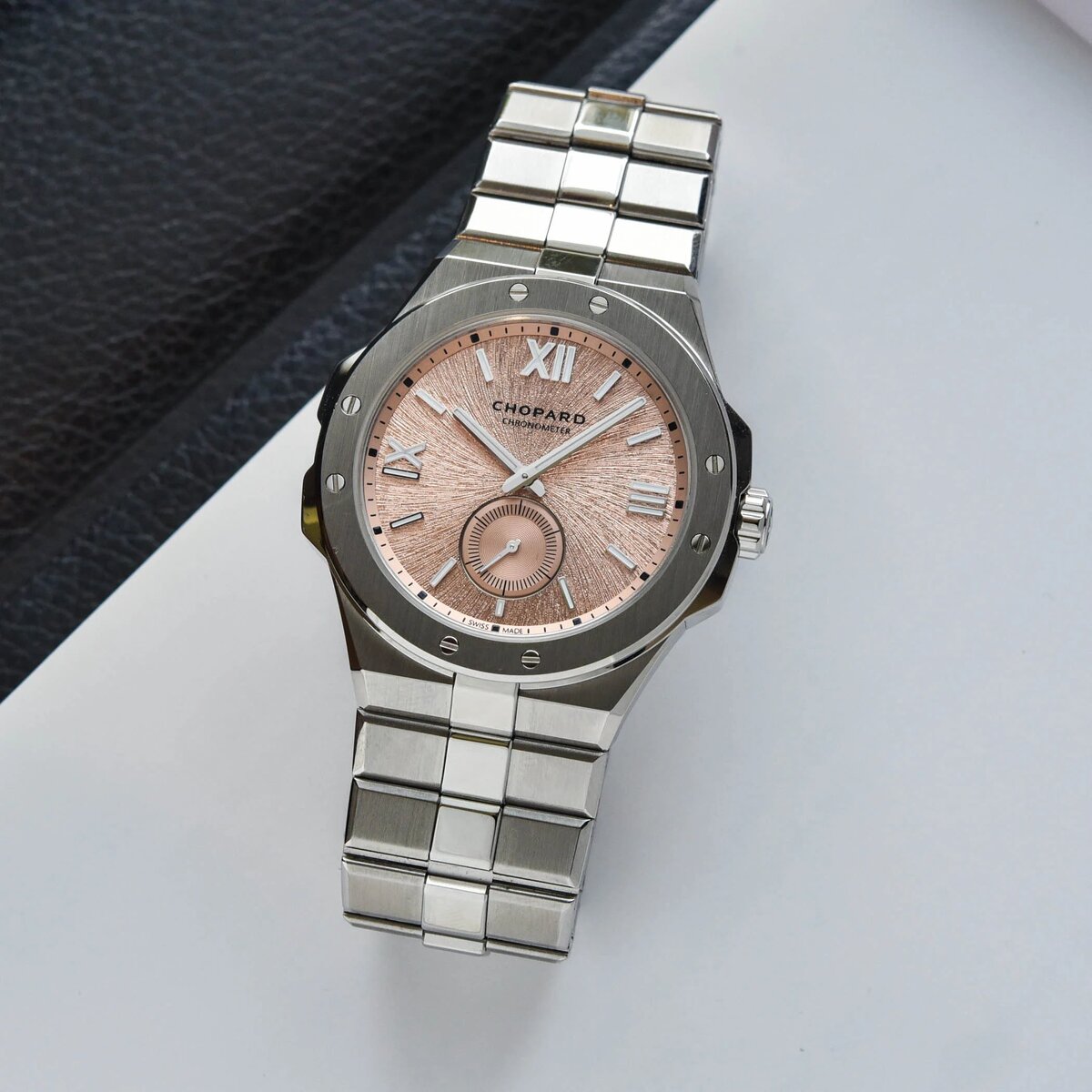 Фото: monochrome-watches.com