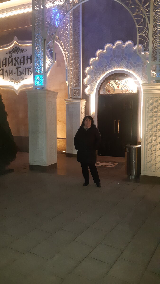 Всегде хотела посетить чайхану, надоели пиццерии и банальные кафешки.