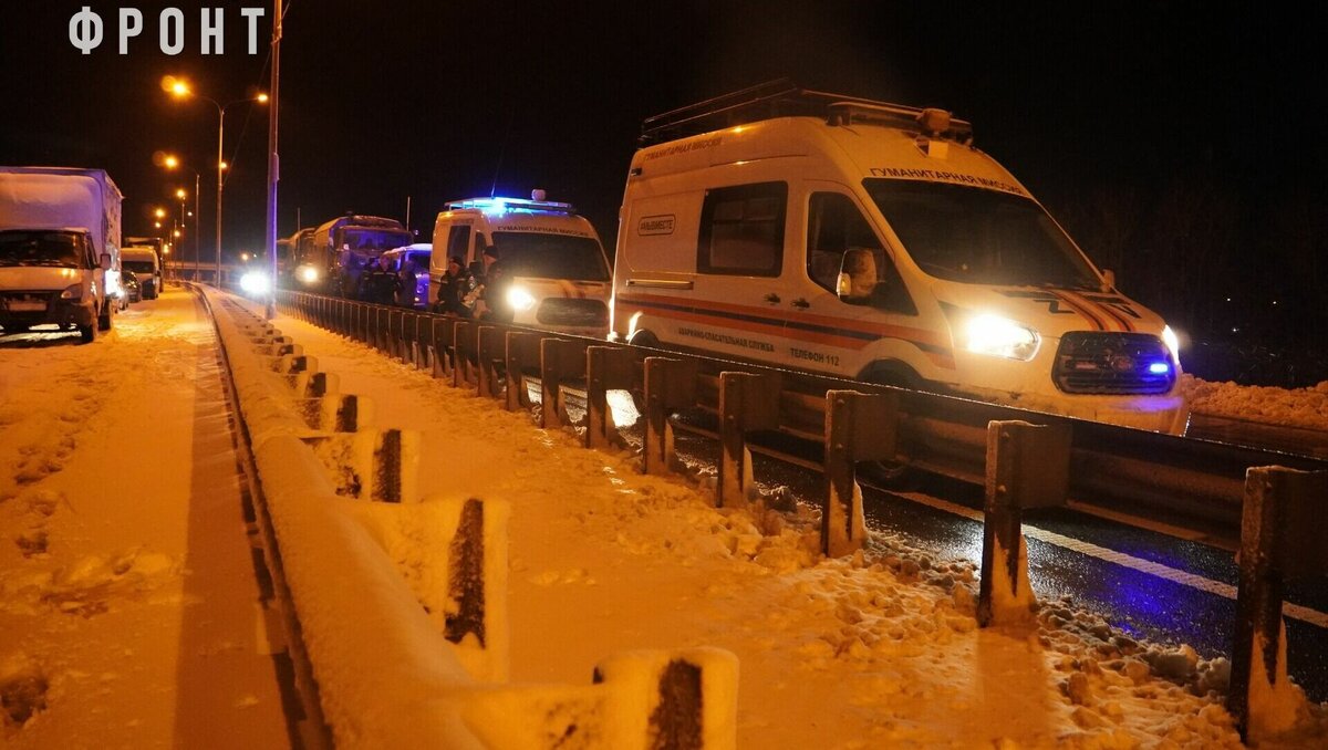     В Ростовской области из-за снегопада на трассе М-4 «Дон» образовалась огромная пробка, в которой оказались более тысячи машин. Кто в этом виноват и какие оказались последствия, в материале RostovGazeta.