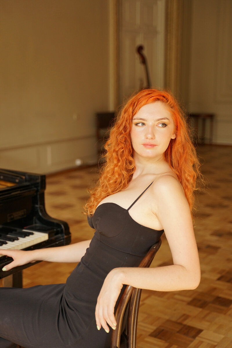 Кстати, это я. Если хотите, можете подписаться на мой инстаграм: _svetlana.pinaeva_