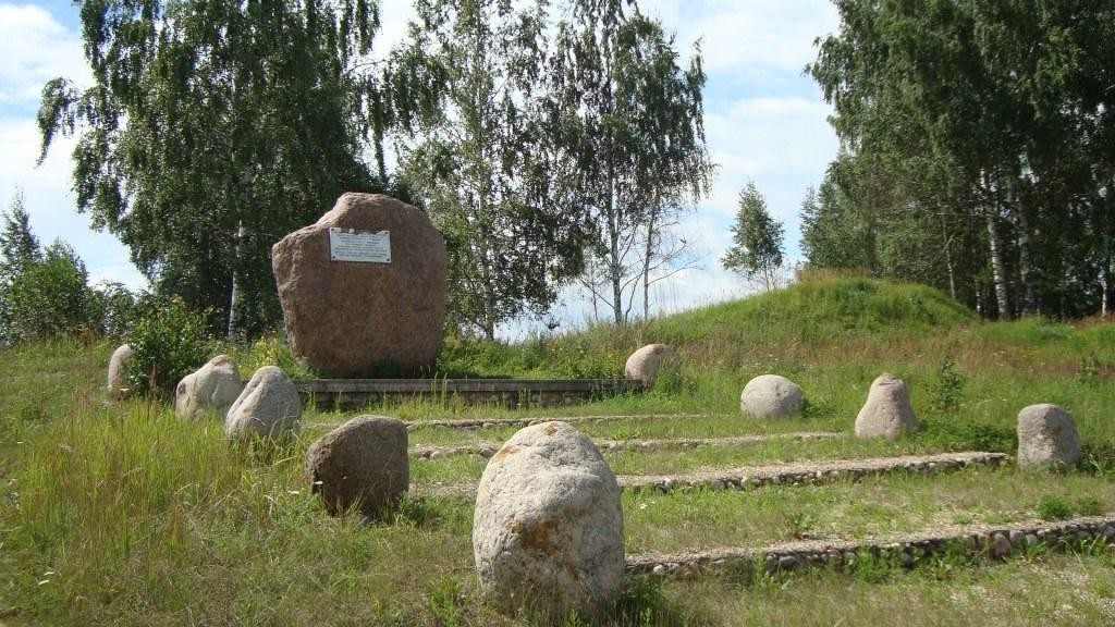 Памятники культуры смоленской земли. Тушемля Смоленская область Городище. Городище Тушемля на Смоленщине. Тушемлинская археологическая культура. Городище Тушемля под Смоленском.