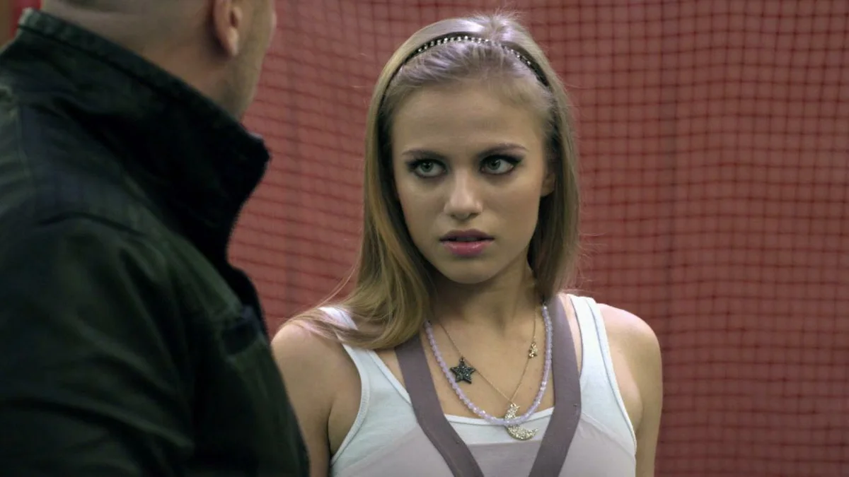 Вика клинкова. Виктория клинкова пупок. Алена лазукова физрук. Алена лазукова. Виктория клинкова горячие.