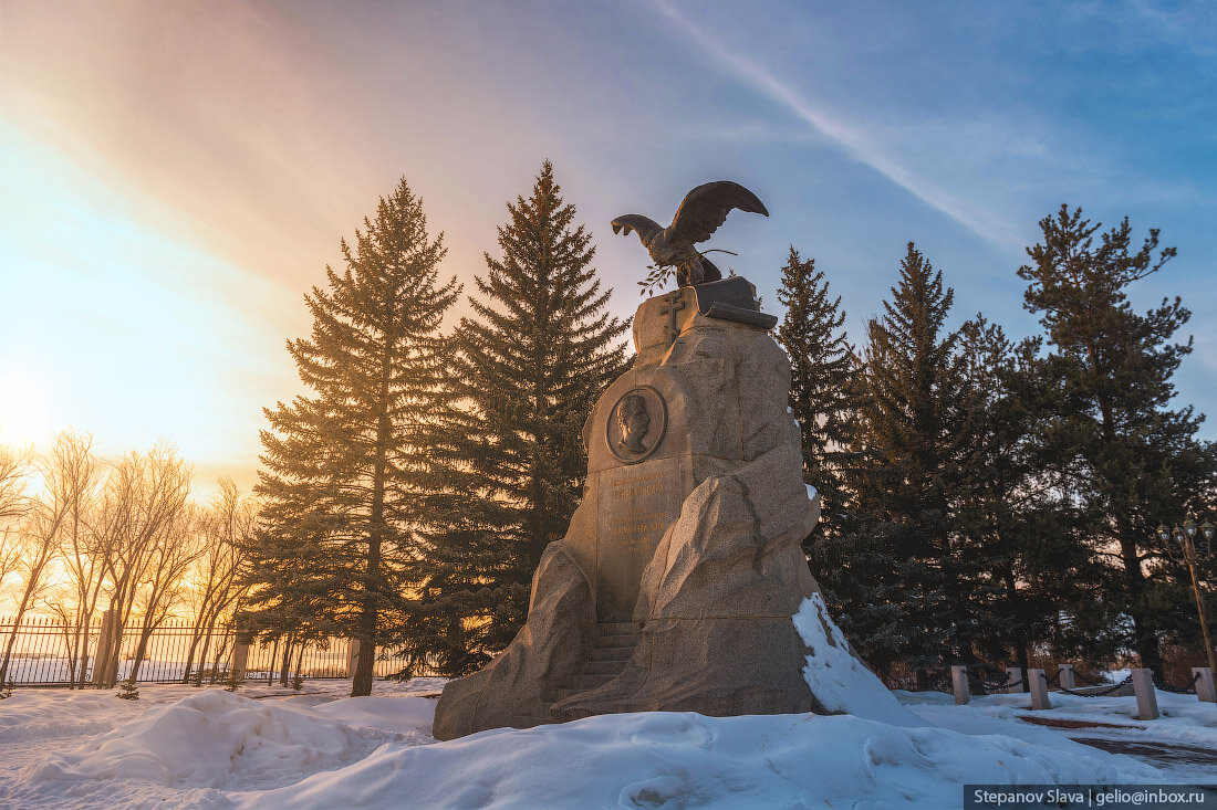 Памятник пржевальскому на иссык куле фото