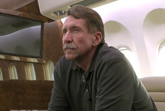    Отбывавший наказание в США российский бизнесмен Виктора Бут после обмена на ранее осужденную в РФ гражданку США Бриттни Грайнер