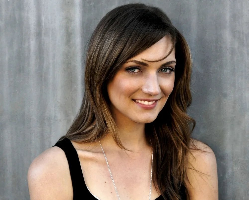 Hannah cheramy. Левиен. Ханна Арден. Ханна Левиен hot.