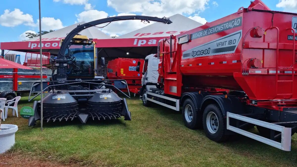 Яркие цвета бразильского карнавала агротехники на выставке Agrishow 2023 |  ГлавПахарь | Дзен