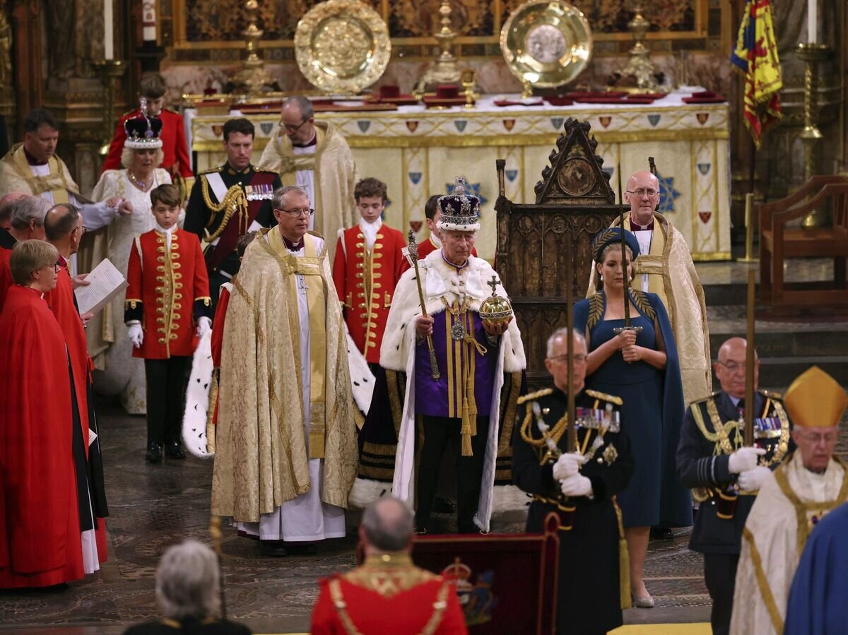    Карл III на церемонии коронации© AP Photo / Richard Pohle
