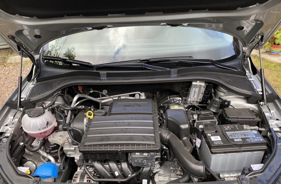 Skoda octavia cwva. Мотор CWVA 1.6 MPI 110 Л.С. Двигатель CWVA 1.6 MPI 110 Л.С. Фольксваген поло шум в двигателе. Замена воздушного фильтра на двигателе CWVA 1.6 MPI 110 Л.С фото.