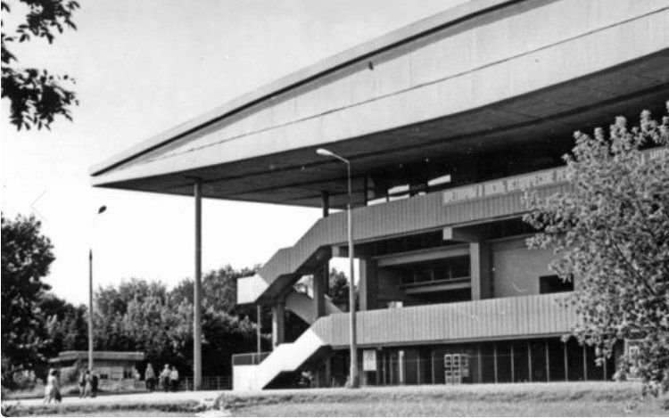      Дворец спорта "Сокольники". Примерно так выглядел в день трагедии