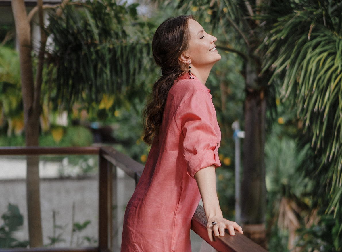 Меня зовут Надя Сок. Я Мастер-Учитель Рейки, Арт-хилинга, Космоэнергет, Целитель, автор курсов подготовки Целителей Рейки reiki-online.ru и основатель центра комплексного развития человека YOU.GURU.