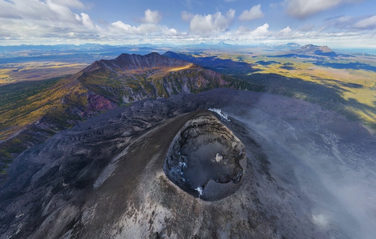 Кальдера. Вулкан «Узон». Фото из Интернета.