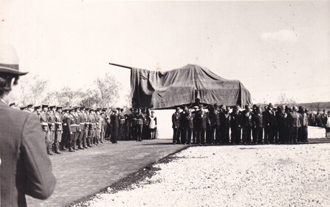 Церемония открытия памятника. 13 мая 1983 г.