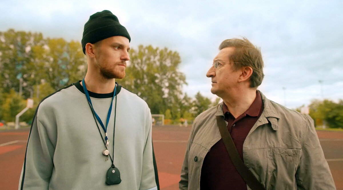 MoreTV. 2019 год. 8 серий по 20 минут. 

КиноПоиск: 8.1. KinoOrel -  97/100. Драма, комедия. 

Режиссёр: Рустам Ильясов.

В ролях: Никита Волков, Виталий Андреев, Анастасия Крылова, Тимофей Елецкий, Владимир Гарцунов, Святослав Рогожан, Мила Ершова, Алёна Швиденкова, Глеб Калюжный, Вильма Кутавичюте, Александр Лыков. 