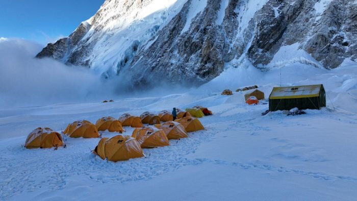 Область 8K Expeditions в лагере-1. Фото: Лакпа Шерпа