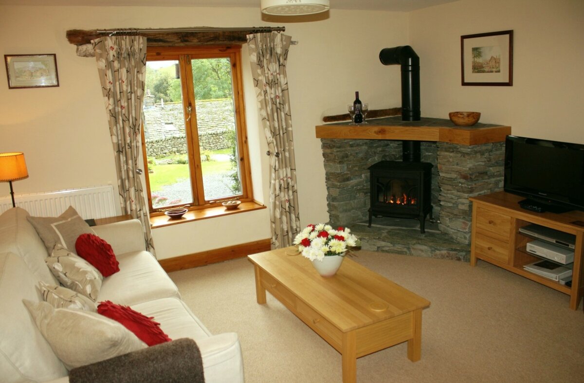 Уютная гостиная в сельском доме