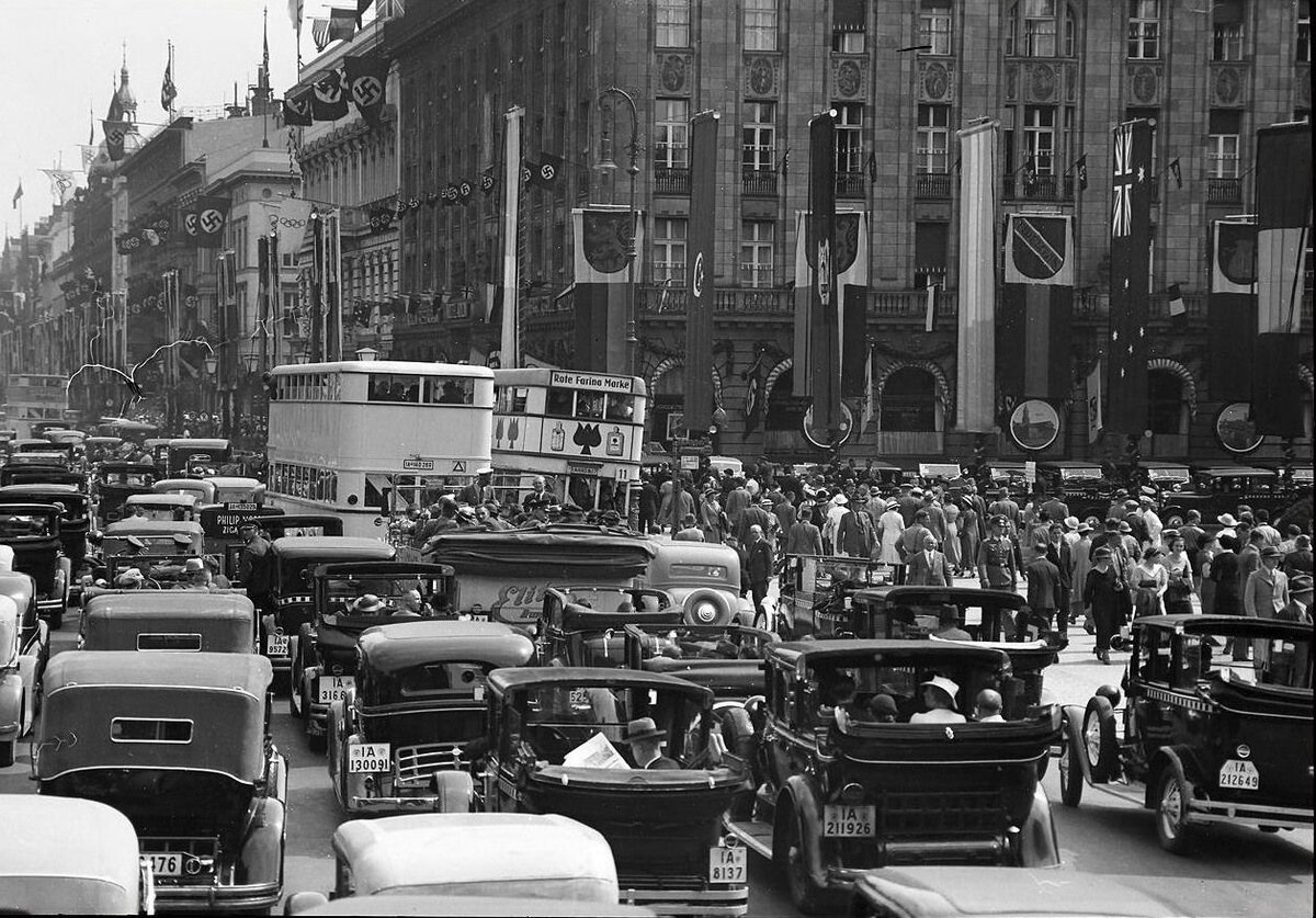 Берлин, 30-е годы.