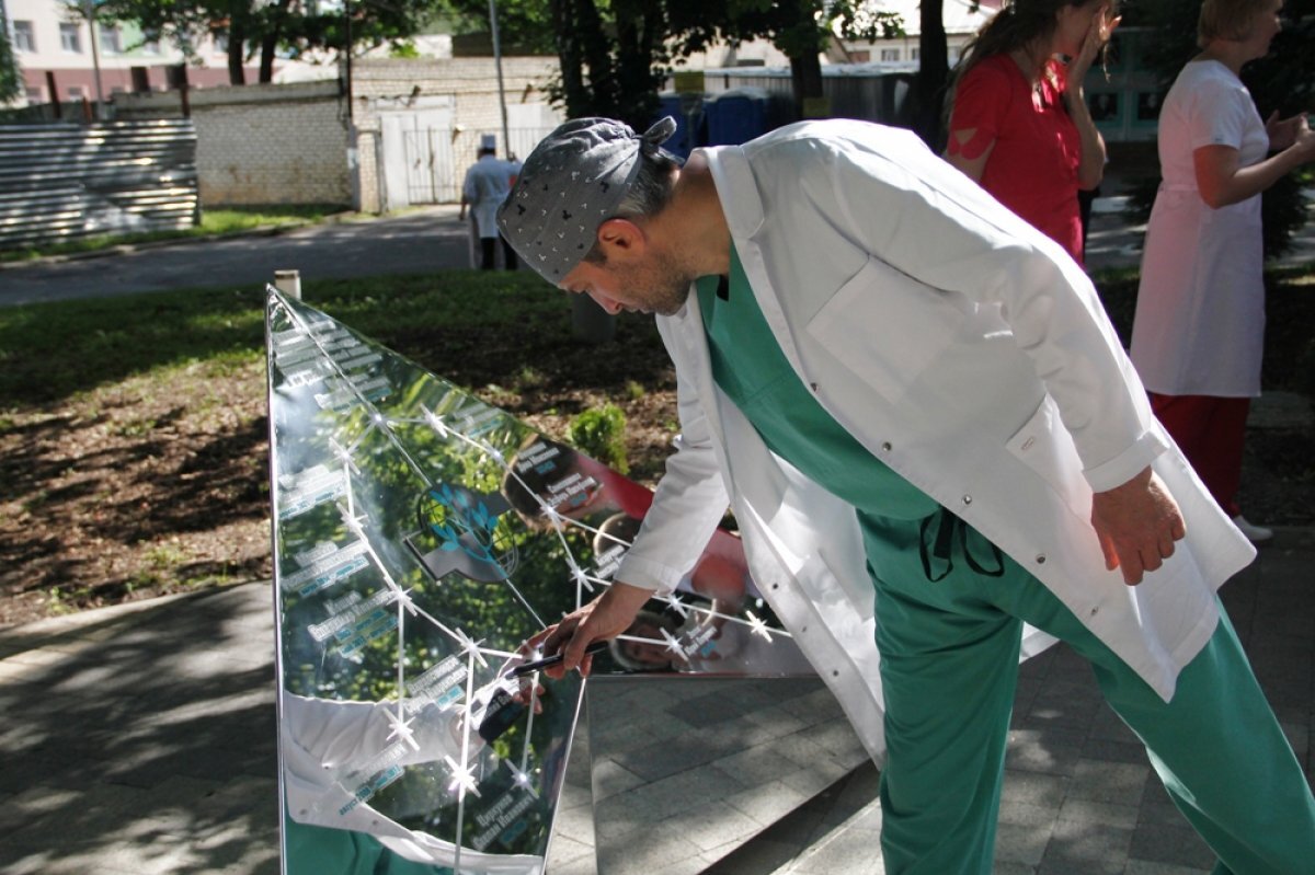    Инсталляцию, посвящённую врачам, установили в краевой больнице Ставрополя