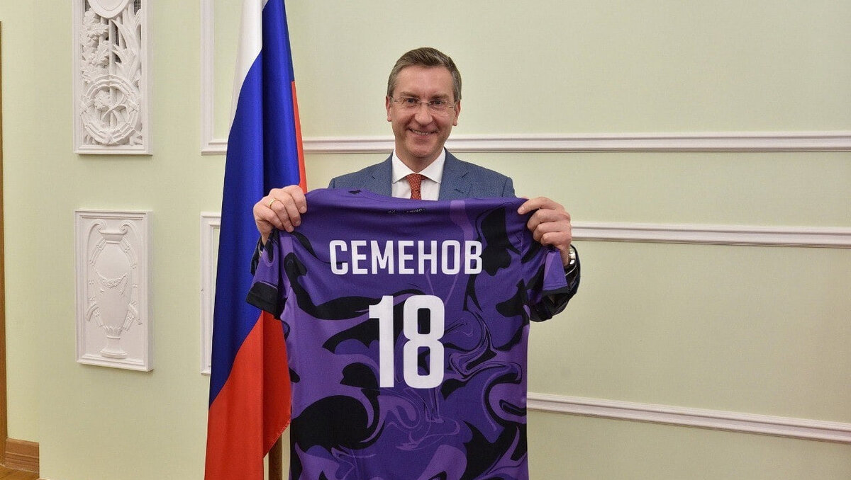     Глава правительства Удмуртии Ярослав Семенов попал в категорию «аутсайдеров» в майском рейтинге заместителей губернаторов регионов России. Рейтинг составил влиятельный политический федеральный телеграм-канал «Замгубернатора».
