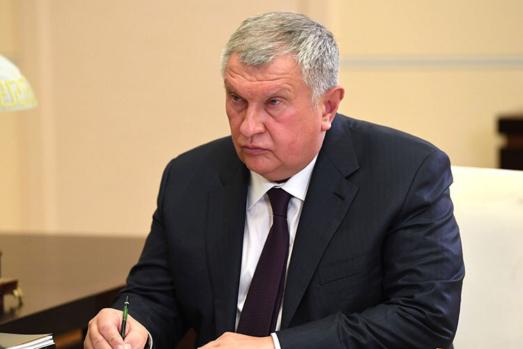 По словам Сечина, западная цивилизация процветала только за счет таких инструментов, как колонизация, рабовладение, инквизиция и применение ядерного оружия против мирных жителей Фото: kremlin.ru