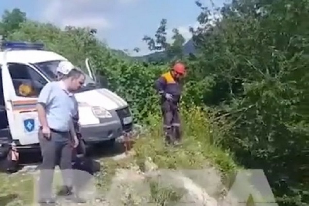   Три сестры после семейной ссоры разбились в машине, упавшей с обрыва в КБР
