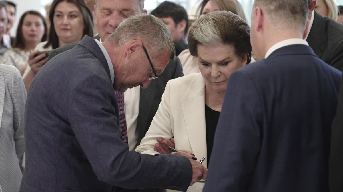    Юные югорчане встретились с первой в мире женщиной-космонавтом