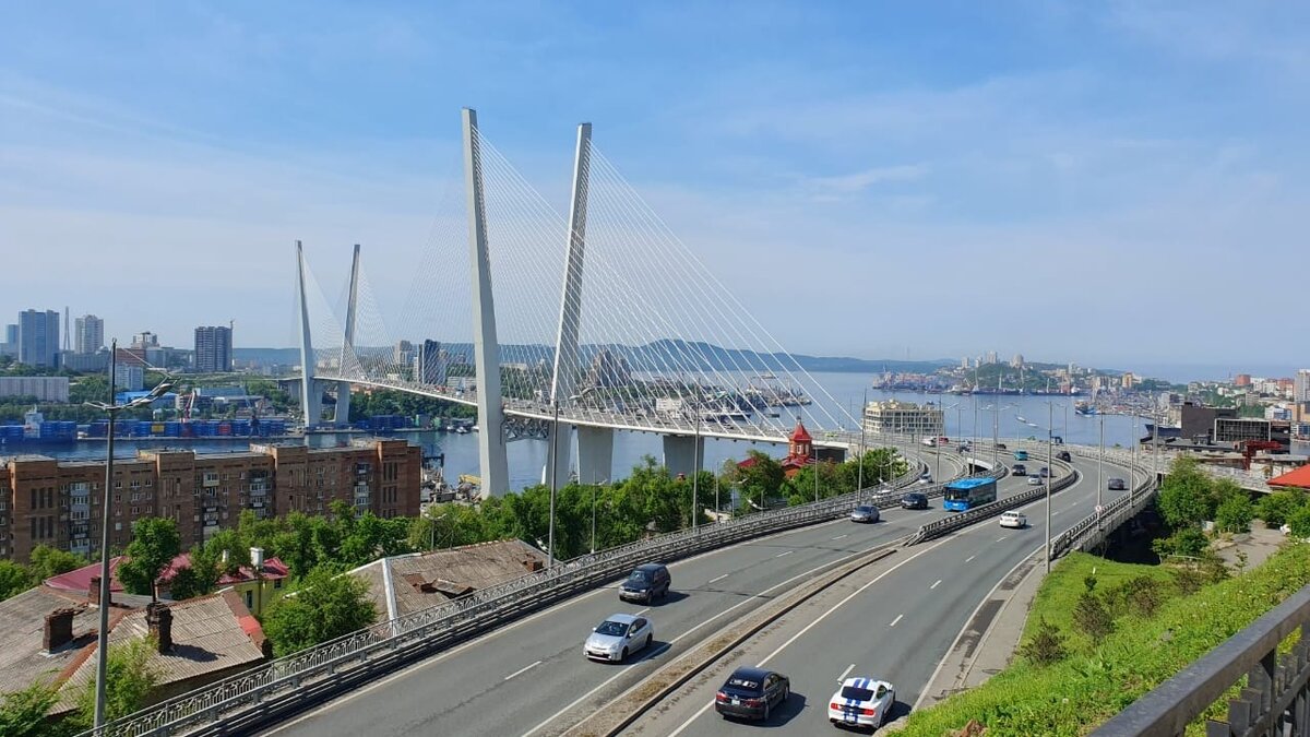     Молодые депутаты Думы города Владивостока содействуют в создании активных гражданских объединений, деятельность которых направлена на развитие городской среды. Такую работу на своих округах ведут депутаты Думы Антон Савенко и Василиса Ходнева.