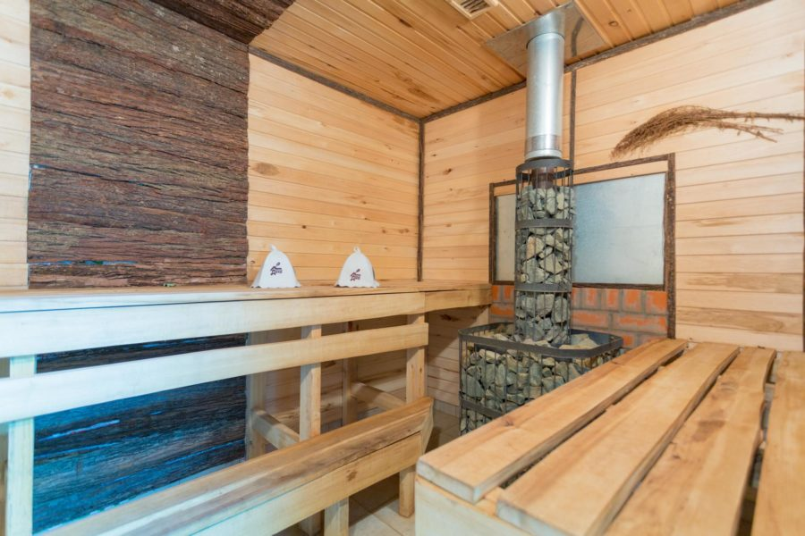 Баня деревенька казань. 24 казань сауна. Баня константиновка казань на дровах. Баня на дровах казань. Soloma баня казань.