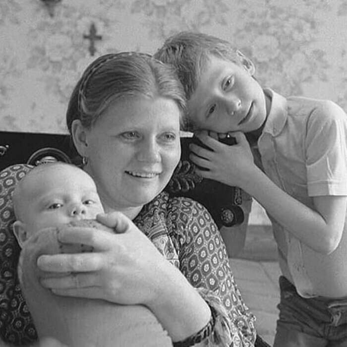 Дети ирины муравьевой фото евгений и даниил Ирина Муравьёва и её дети: семья знаменитой актрисы Цвета мгновений