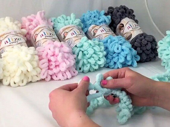 Вязание петель из пряжи Ализе Пуффи.