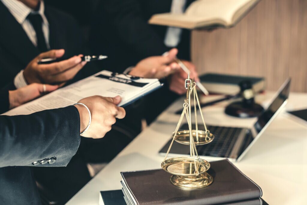 юрист компании. юрист адвокат. сайт юридической компании. юрист в суде. юрист адвокат.