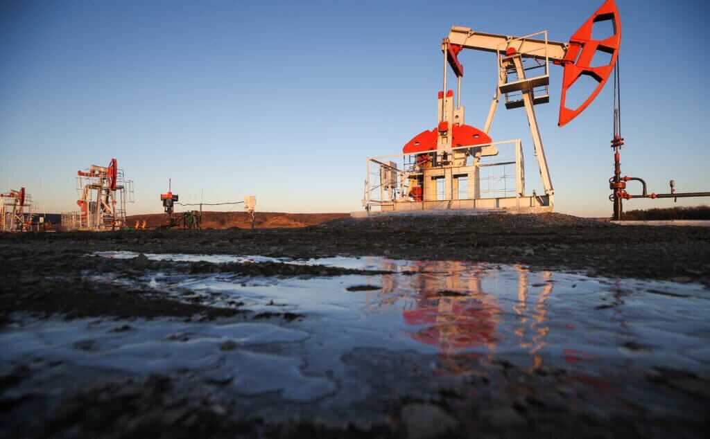    Тюменские физики предложили новый способ убрать воду из нефтяных скважин / ©Getty images