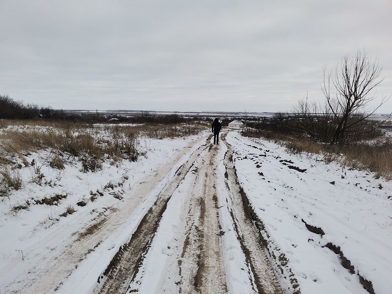 Рождественская хава воронеж автобусы. Рождественская Хава кладбище. Адская дорога. Две девушки тонут в грязи.