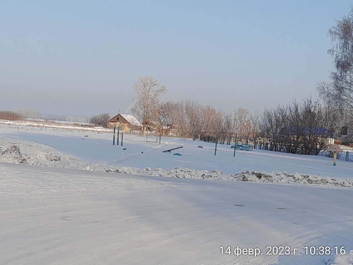 Старая детская площадка. 