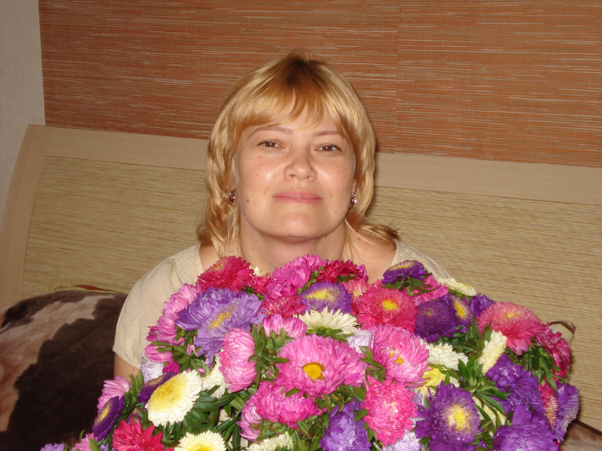 Долго я носила волосы до плеч. Мне 42