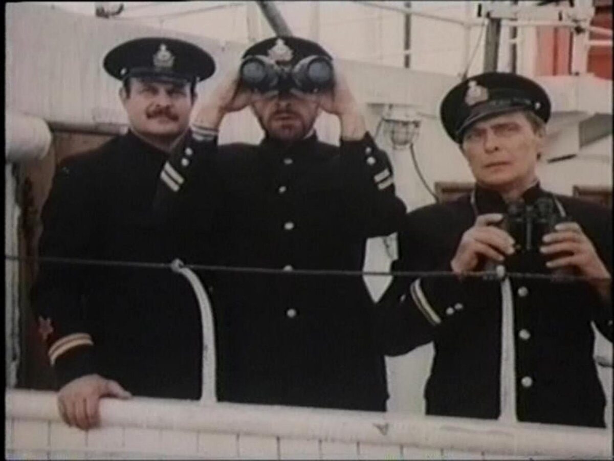 Командный состав ледокола «Александр Сибиряков». Кадр из фильма «Операция "Вундерланд"»