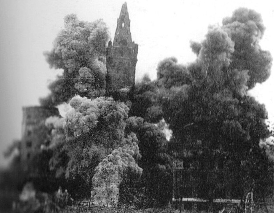     Для подрыва потребовалось 810 килограммов тротила.  Архив автора