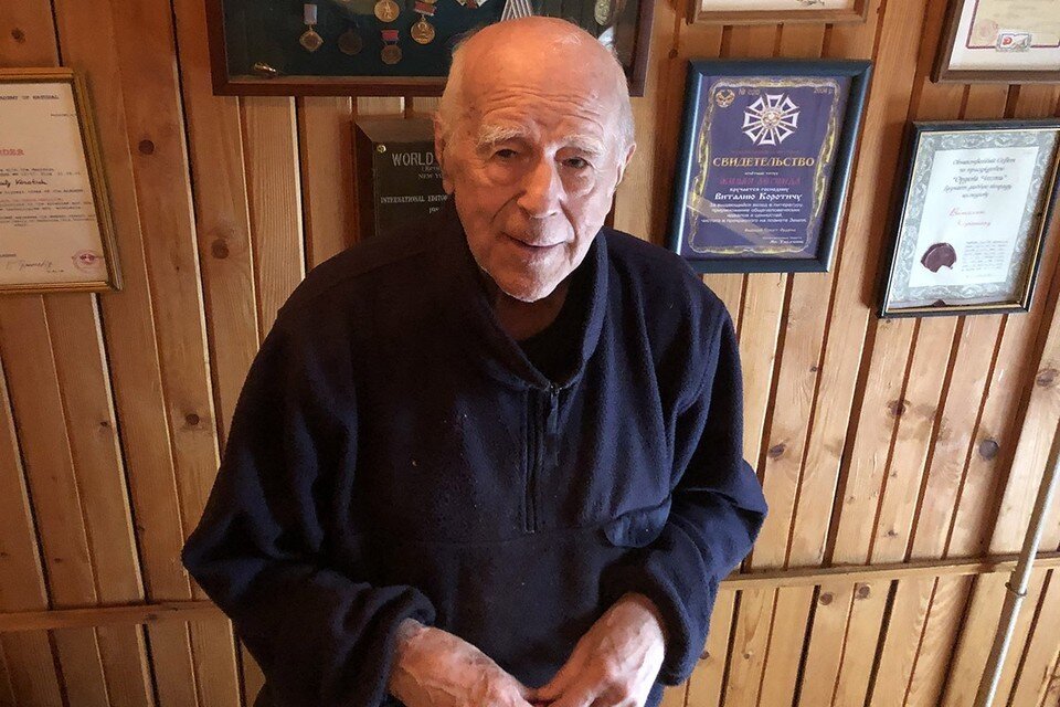     Виталий Коротич - бывший главный редактор «Огонька», 10 лет проживший в США Александр ГАМОВ