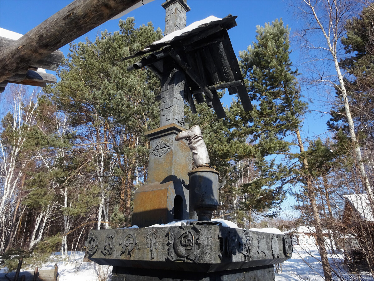 Архитектурно-этнографический музей «Тальцы». Кузнечная площадь