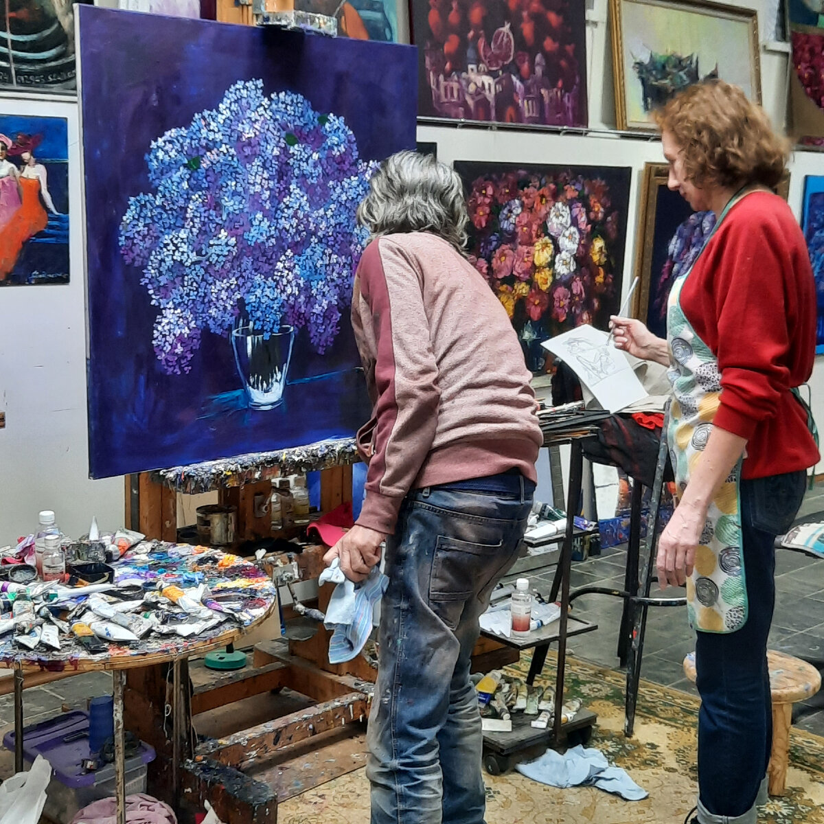 Мастер-классы собирают больше всего посетителей по выходным - это непреложный закон из жизни художника)